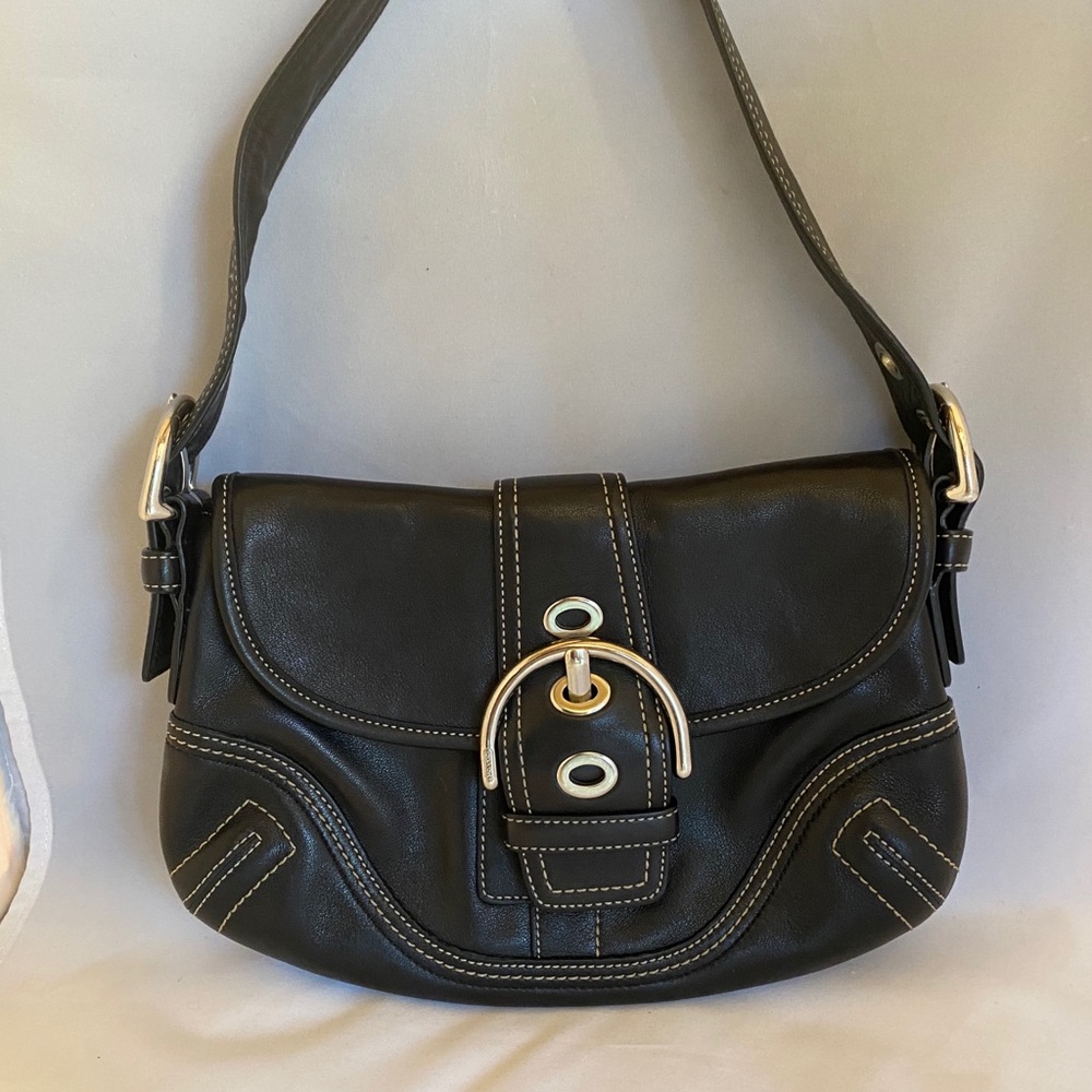 COACH Black Leather Buckle Front w/Black lining